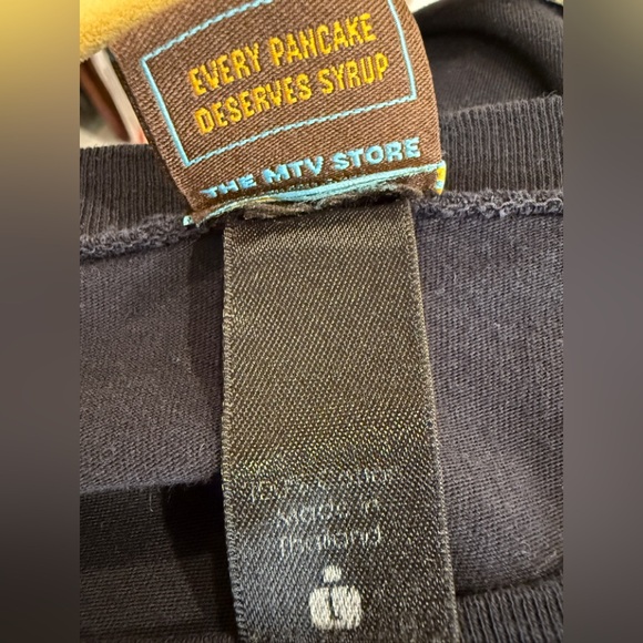 VTG MTV Store Black Tshirt - Picture 4 of 6